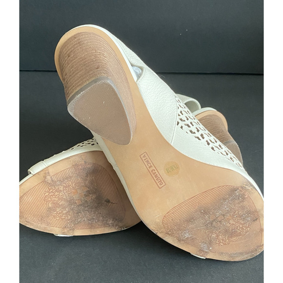 VINCE CAMUTO Perforated Leather Peep-Toe‎ Sandals Dastana Vanilla Size 7 1/2 EUC - Picture 5 of 6